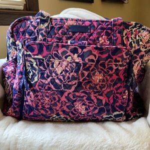 Final PRICE DROP ENDS SOON!!Huge Vera Bradley Tote (diaper bag)